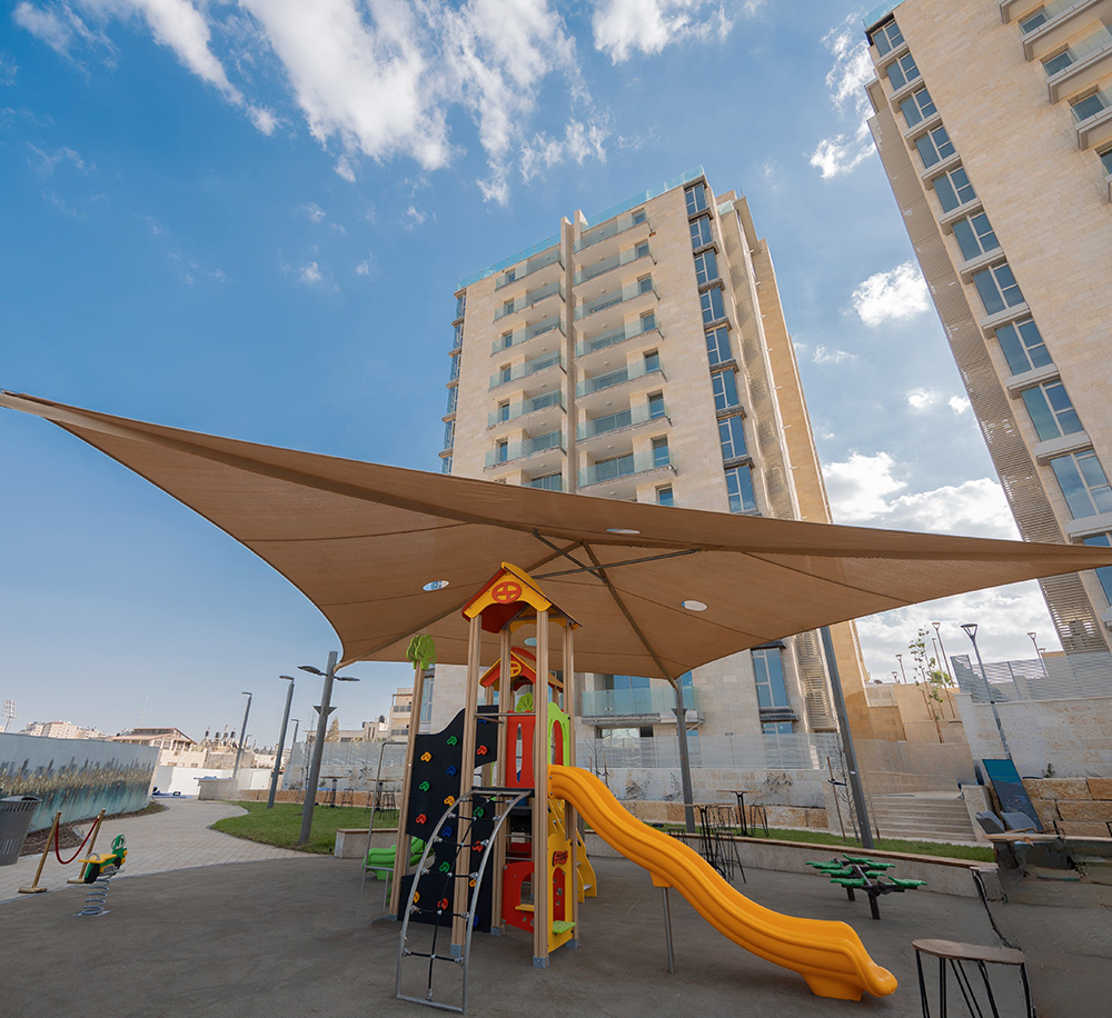 مزايا حي لنا